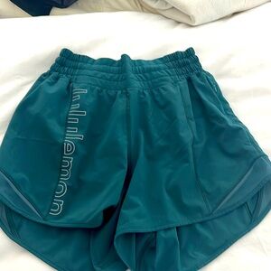 2022 limited addition lululemon hotty hot